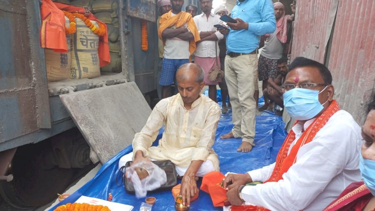 चंपारण के पावन धरती पर एमपी बिरला सीमेंट चेतक का हुआ शुभ आगमन