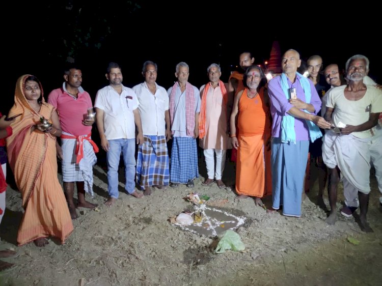 गरीबनाथ मंदिर धनौरा में रूद्र महायज्ञ हेतु मंडप निर्माण के लिए भूमि पूजन