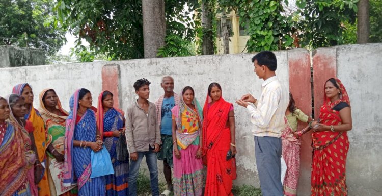 बाढ़ की संभावित खतरों से बचाव को लेकर सामाजिक कार्यकर्ता ने चलाया जागरूकता