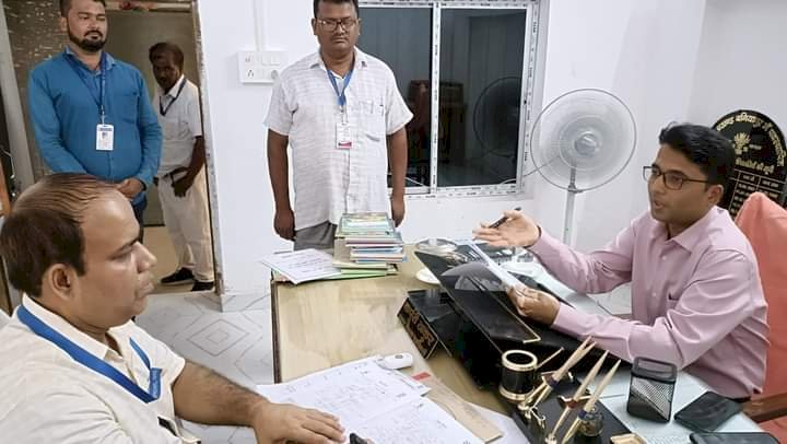 प्रखंड-अंचल कर्मियों के आवासन हेतु जमीन चिह्नित करें; पंजी रख रखाव के दोषी के विरुद्ध कार्रवाई :- डीएम 