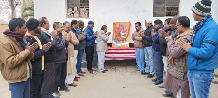 महाराणा प्रताप की जयंती पर फुल माला के साथ दीप प्रज्ज्वलित कर श्रद्धा सुमन अर्पित