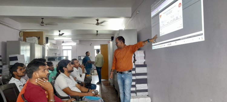 जिला स्वास्थ्य समिति में नए डाटा ऑपरेटरों को मिला प्रशिक्षण